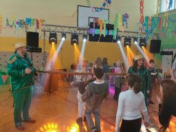 b_1024_768_0_00_images_2023_2024_WYDARZENIA_Choinka_419920079_840370324557584_4859125910731238413_n